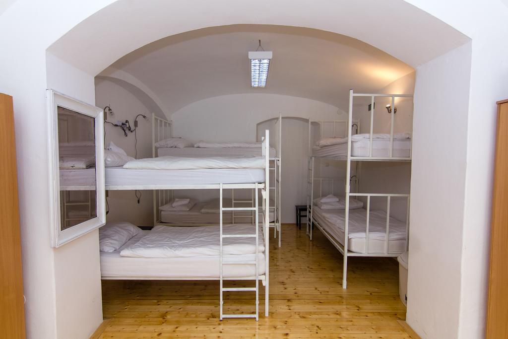 Hostel Tufnaオシエク エクステリア 写真
